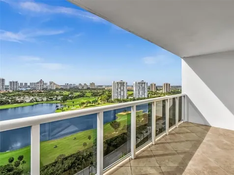 3675 N Country Club Drive Aventura FL 33180