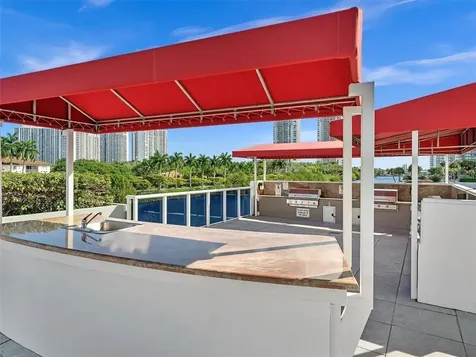 3675 N Country Club Drive Aventura FL 33180
