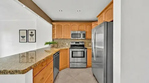 3675 N Country Club Drive Aventura FL 33180