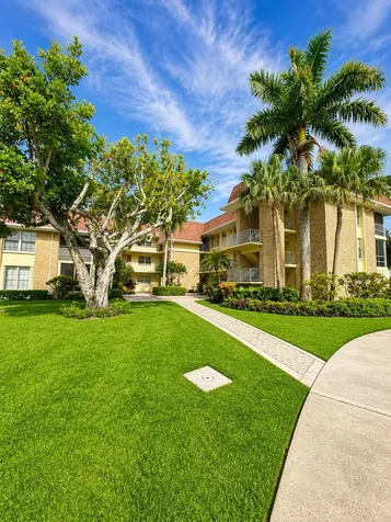 5570 Tamberlane Circle Palm Beach Gardens FL 33418
