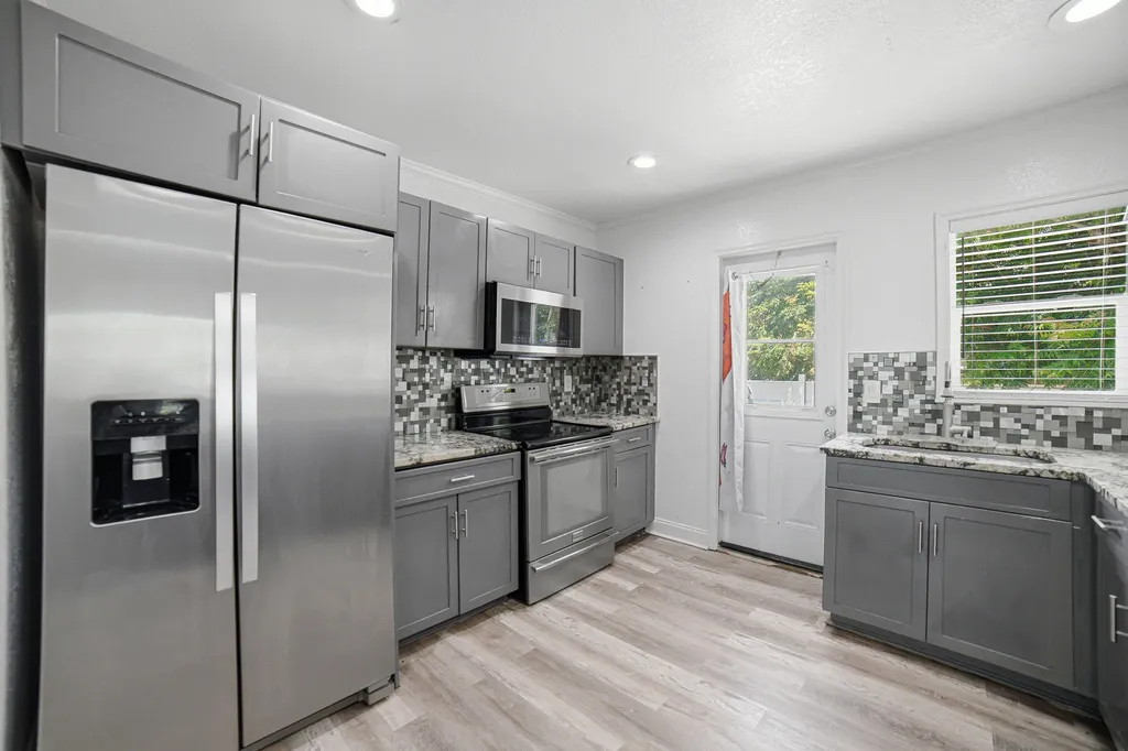 422 49th Street West Palm Beach FL 33407
