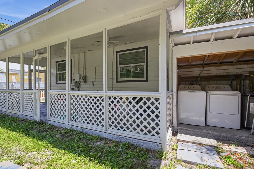 422 49th Street West Palm Beach FL 33407