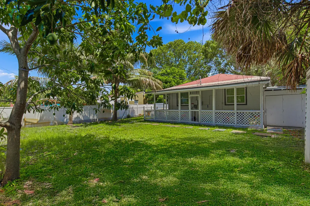 422 49th Street West Palm Beach FL 33407