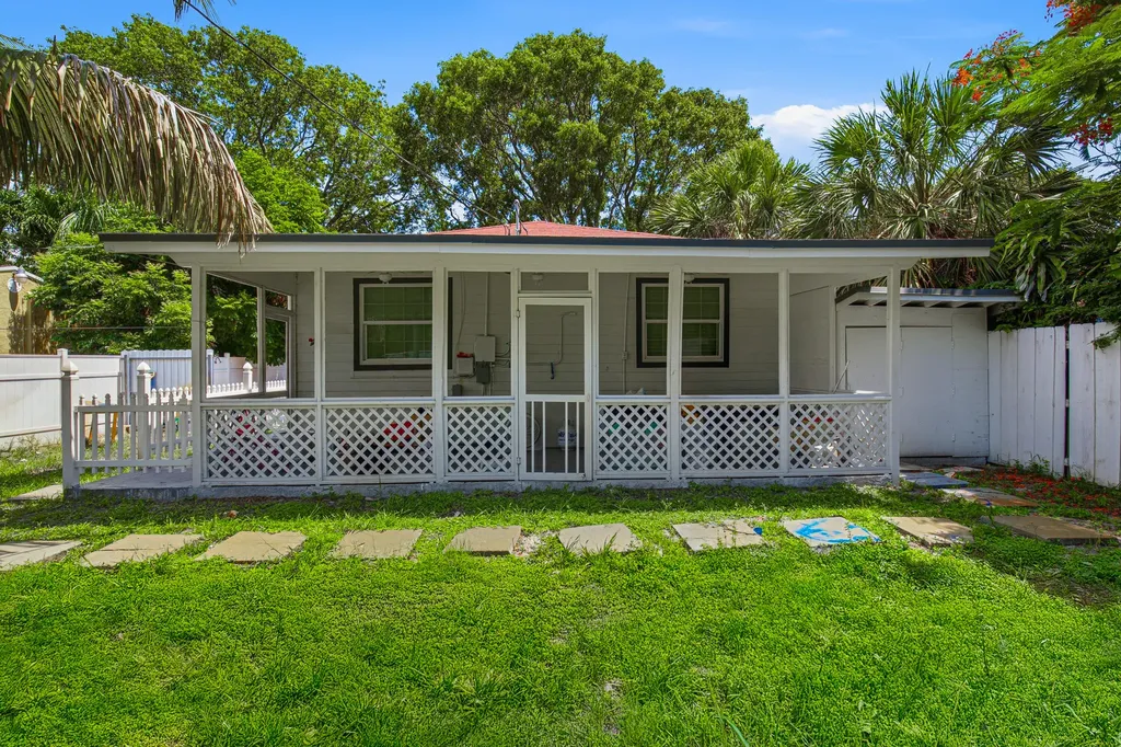 422 49th Street West Palm Beach FL 33407