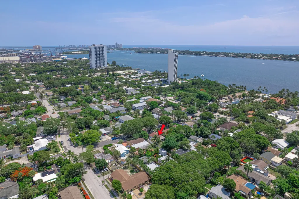 422 49th Street West Palm Beach FL 33407