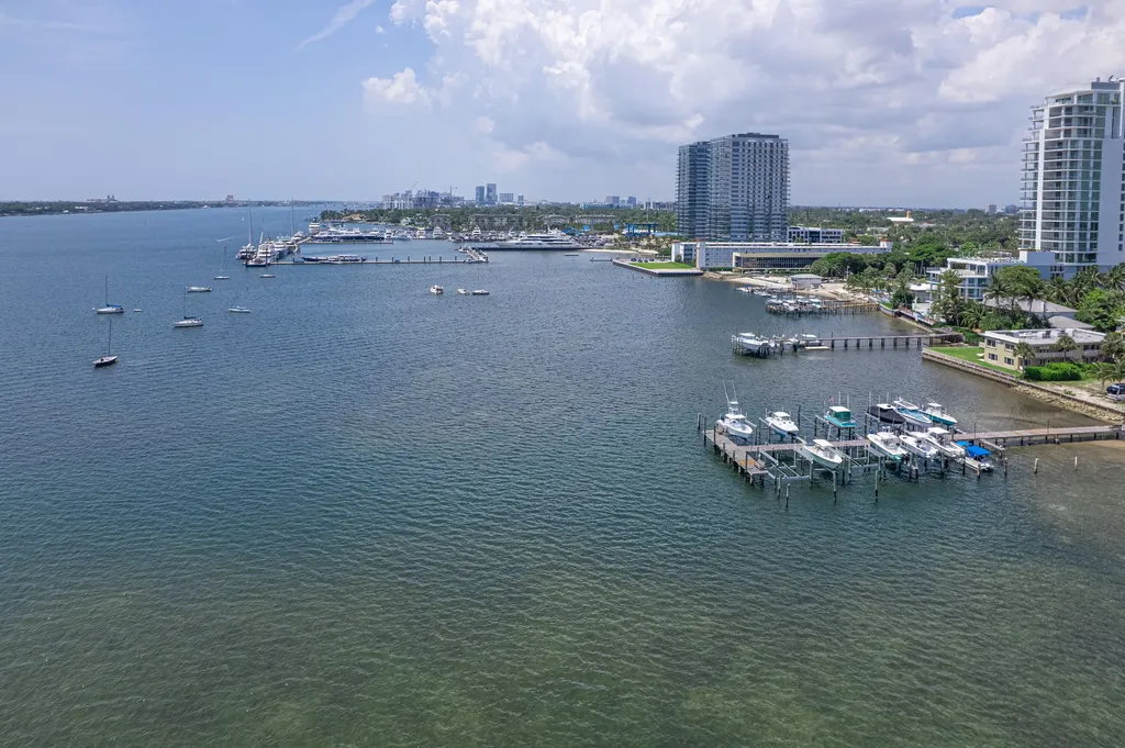 422 49th Street West Palm Beach FL 33407