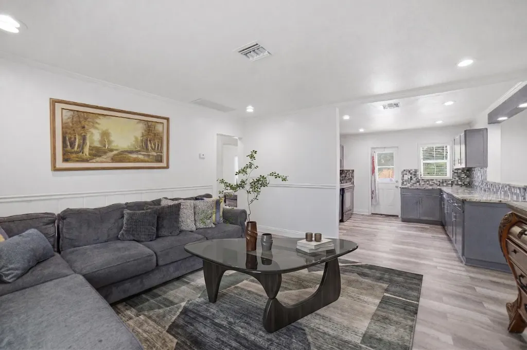 422 49th Street West Palm Beach FL 33407