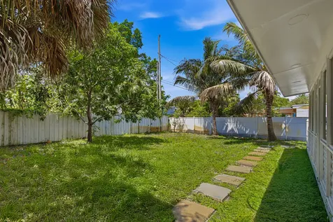 422 49th Street West Palm Beach FL 33407