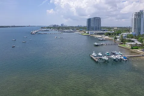 422 49th Street West Palm Beach FL 33407