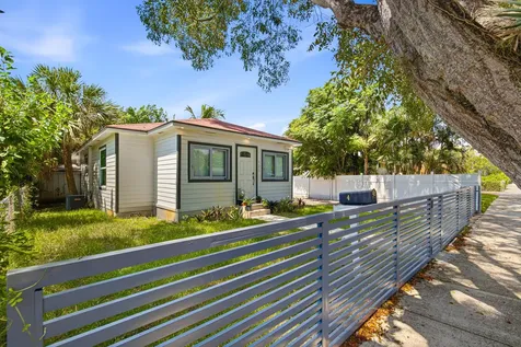 422 49th Street West Palm Beach FL 33407