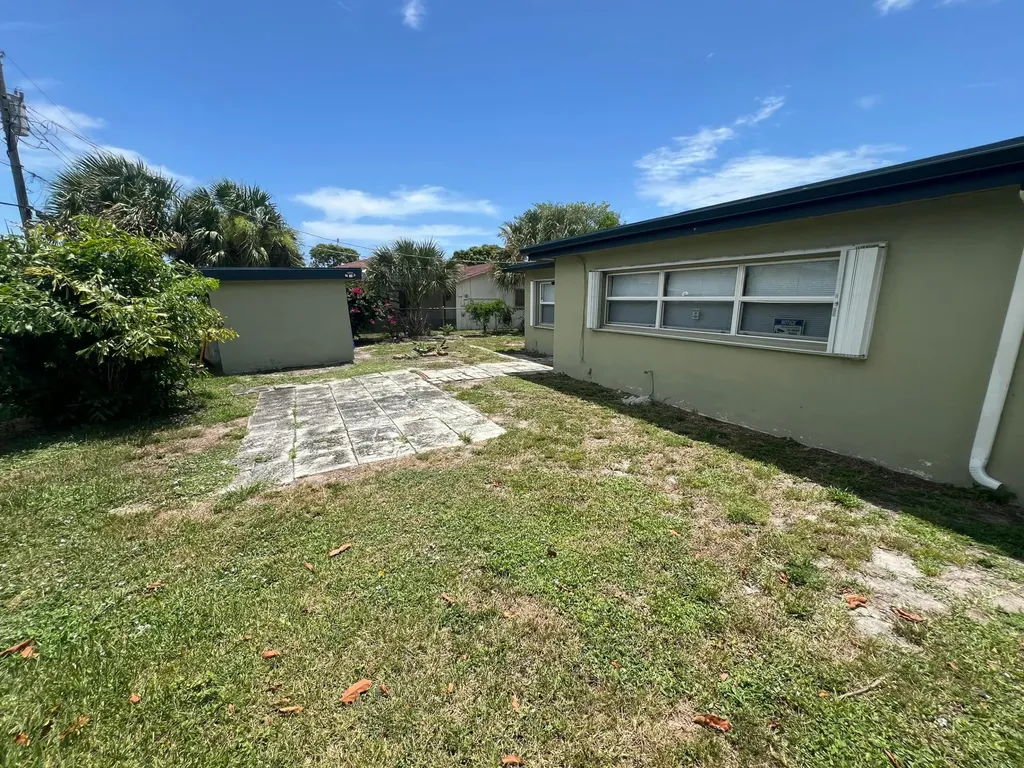 603 Clear Lake Avenue West Palm Beach FL 33401