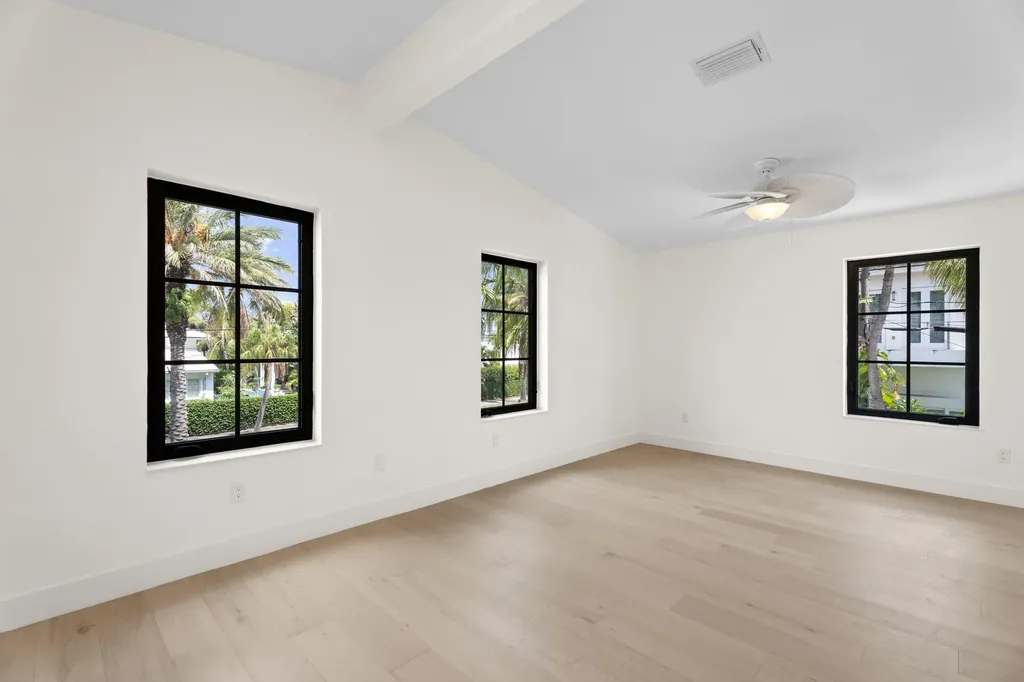 257 E Lakewood Road West Palm Beach FL 33405