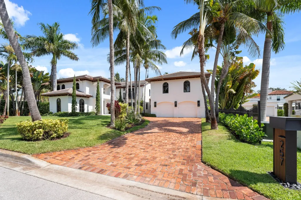 257 E Lakewood Road West Palm Beach FL 33405
