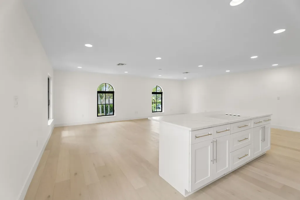 257 E Lakewood Road West Palm Beach FL 33405