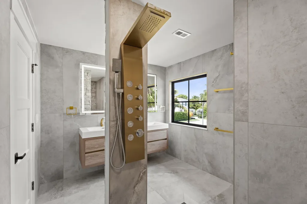 257 E Lakewood Road West Palm Beach FL 33405