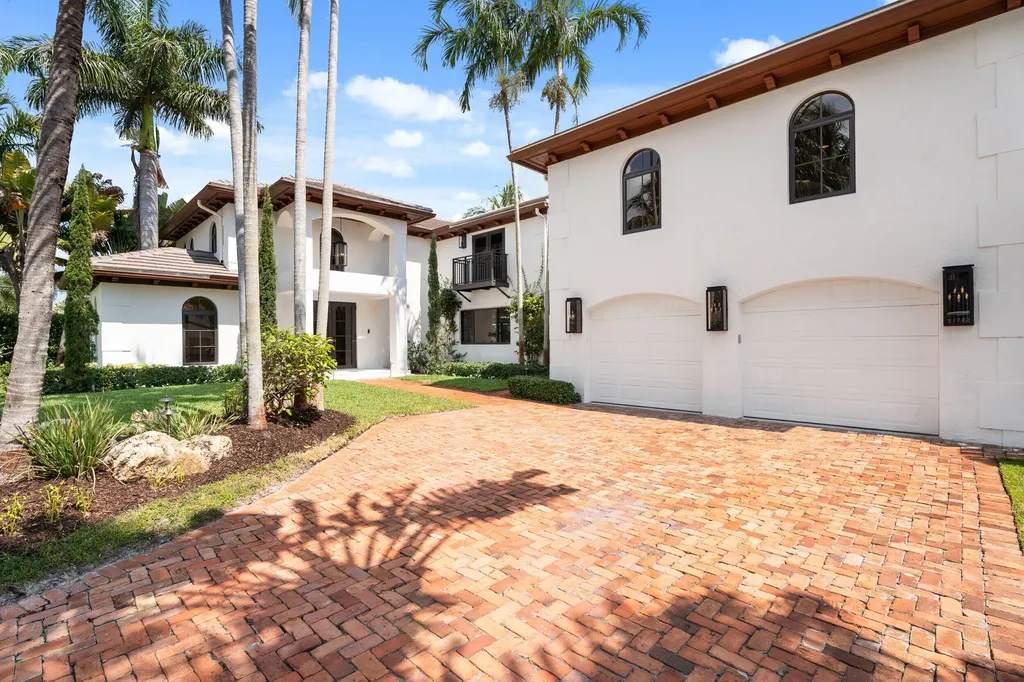 257 E Lakewood Road West Palm Beach FL 33405