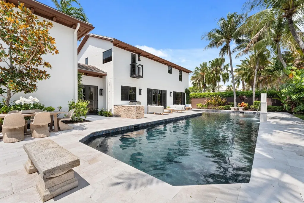 257 E Lakewood Road West Palm Beach FL 33405