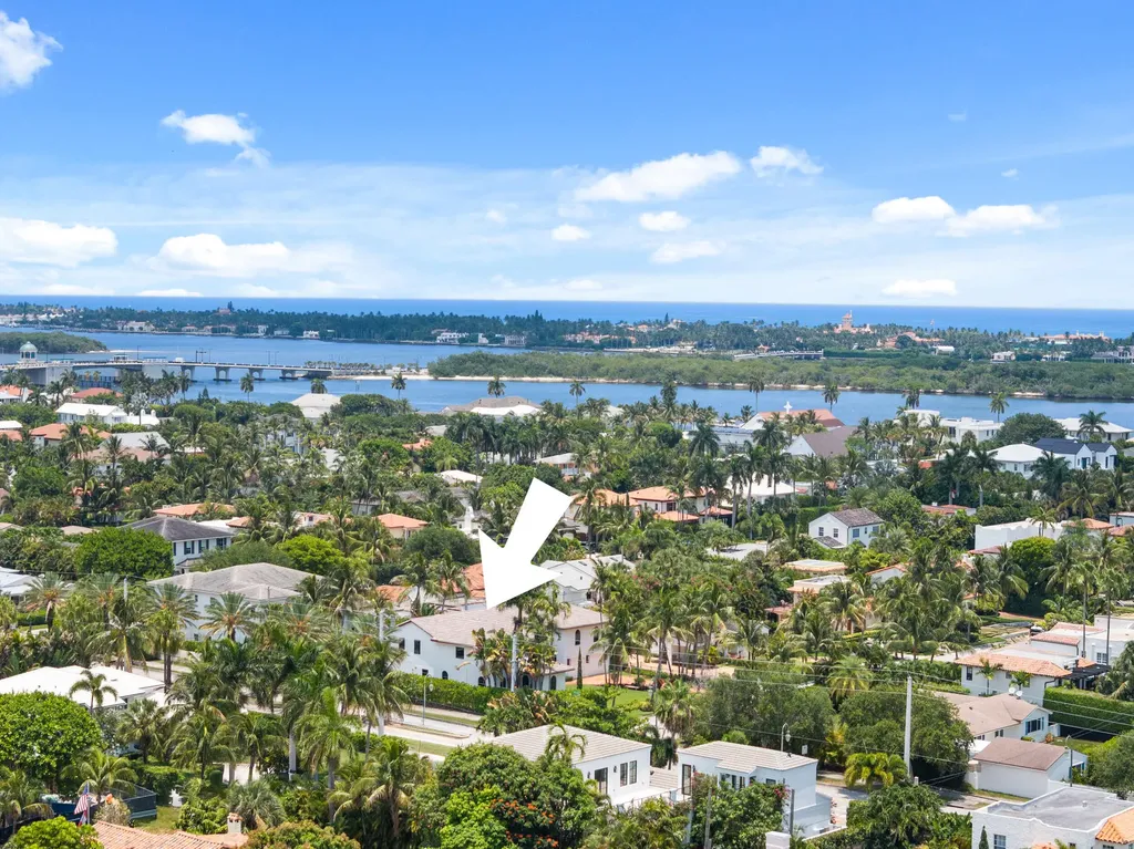 257 E Lakewood Road West Palm Beach FL 33405