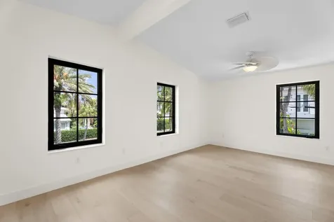 257 E Lakewood Road West Palm Beach FL 33405