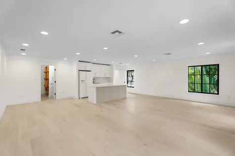 257 E Lakewood Road West Palm Beach FL 33405