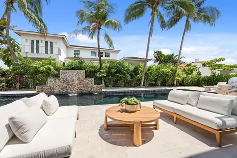 257 E Lakewood Road West Palm Beach FL 33405