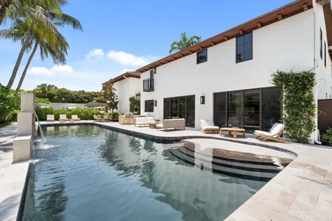 257 E Lakewood Road West Palm Beach FL 33405