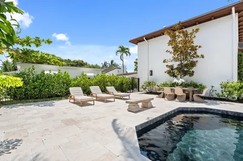 257 E Lakewood Road West Palm Beach FL 33405