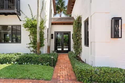 257 E Lakewood Road West Palm Beach FL 33405
