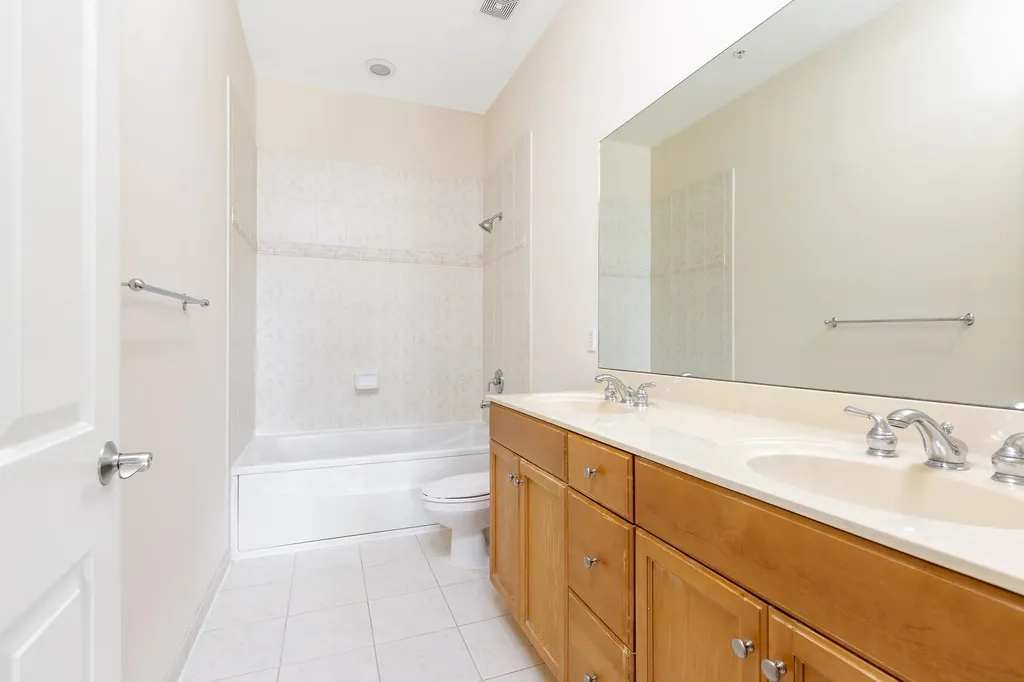 6807 Lakeside Circle N Davie FL 33314