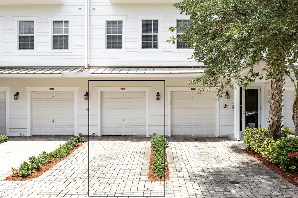 6807 Lakeside Circle N Davie FL 33314