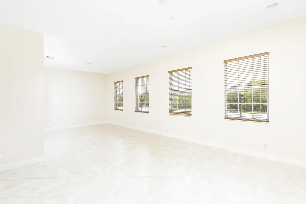 6807 Lakeside Circle N Davie FL 33314