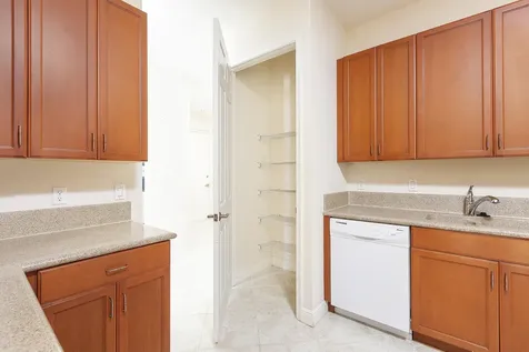 6807 Lakeside Circle N Davie FL 33314