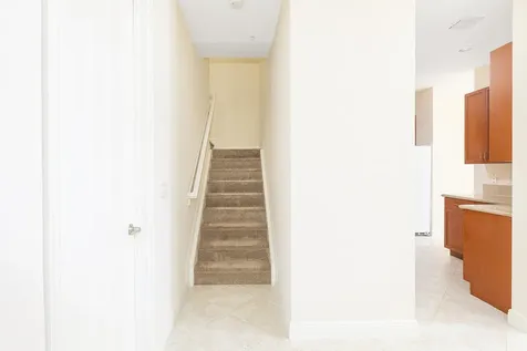 6807 Lakeside Circle N Davie FL 33314