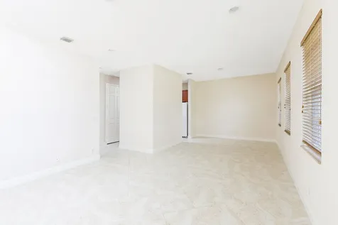 6807 Lakeside Circle N Davie FL 33314