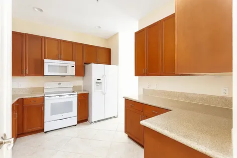 6807 Lakeside Circle N Davie FL 33314