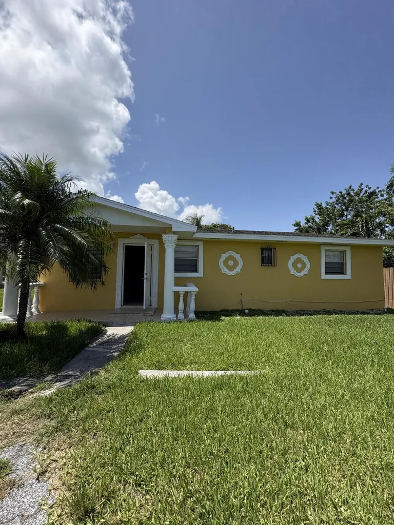 442 N Cocoanut Road Pahokee FL 33476