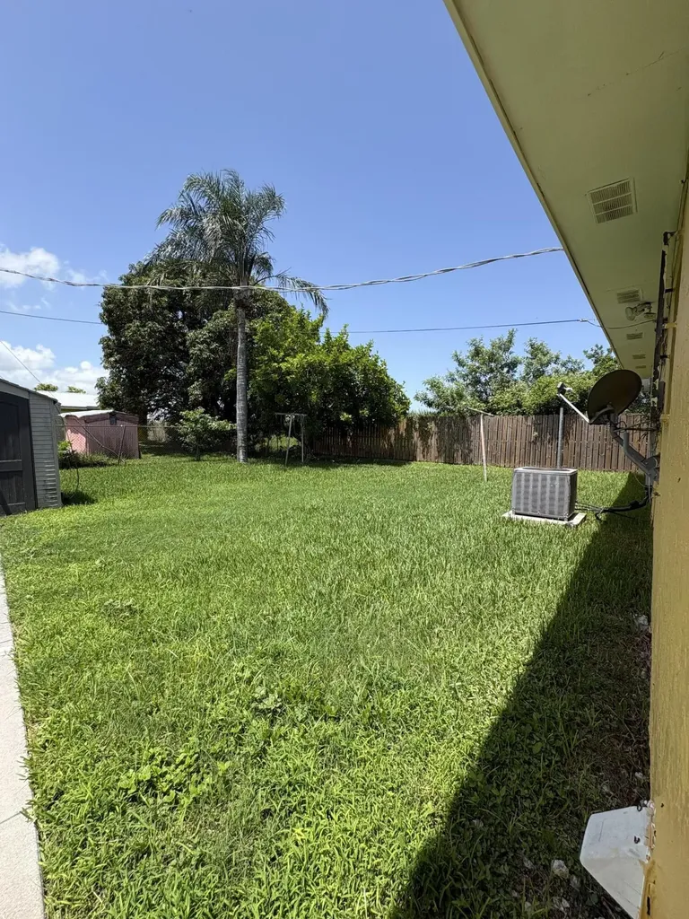 442 N Cocoanut Road Pahokee FL 33476