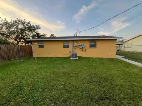 442 N Cocoanut Road Pahokee FL 33476