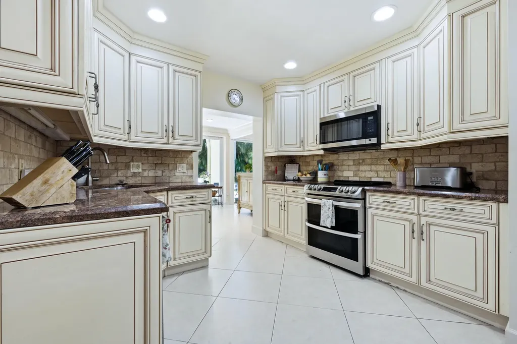 265 Fairview Road Palm Beach FL 33480