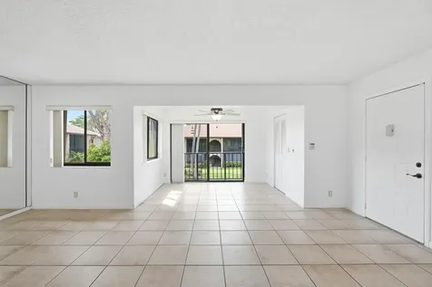 518 Shady Pine Way Greenacres FL 33415