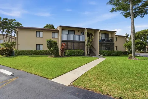 518 Shady Pine Way Greenacres FL 33415