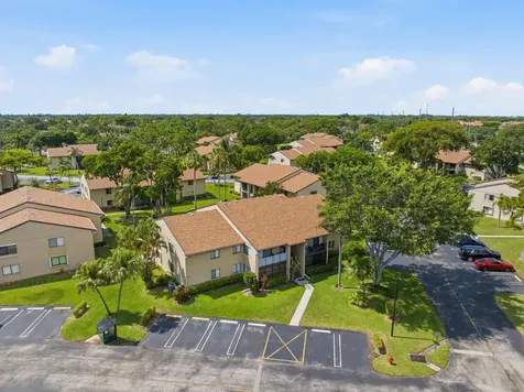 518 Shady Pine Way Greenacres FL 33415