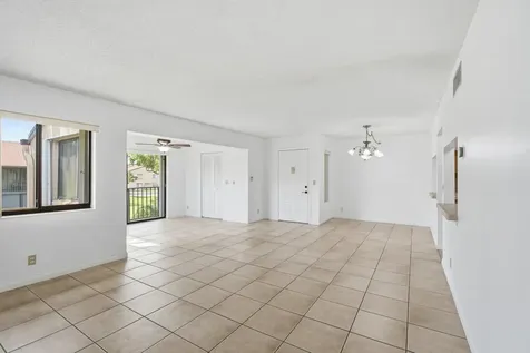 518 Shady Pine Way Greenacres FL 33415