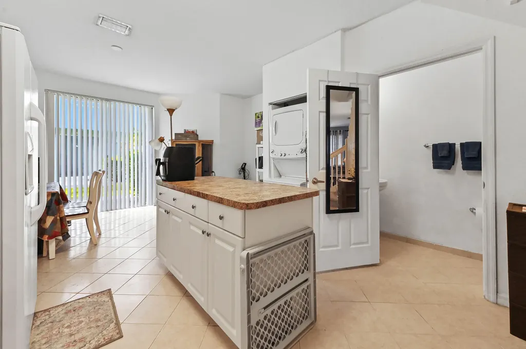 1941 Gardenia Court Riviera Beach FL 33404