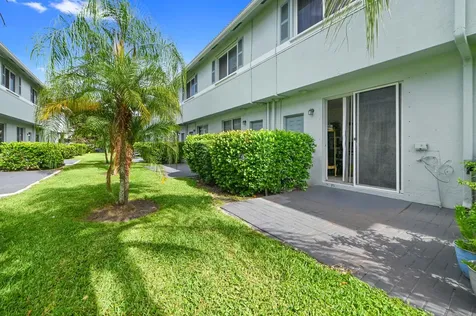 1941 Gardenia Court Riviera Beach FL 33404