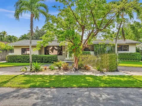 19321 NE 18th Place Miami FL 33179