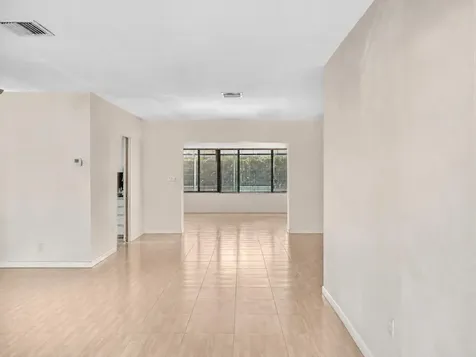19321 NE 18th Place Miami FL 33179
