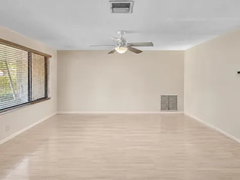 19321 NE 18th Place Miami FL 33179