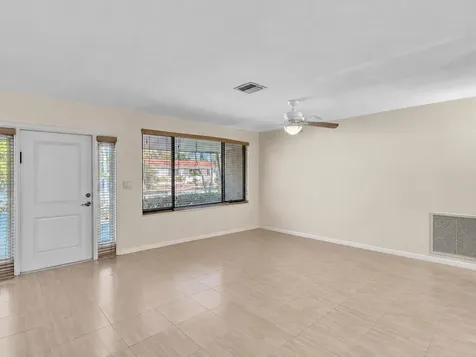 19321 NE 18th Place Miami FL 33179