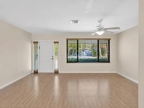 19321 NE 18th Place Miami FL 33179